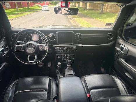 Rear left side view of 2020 Jeep Gladiator Overland