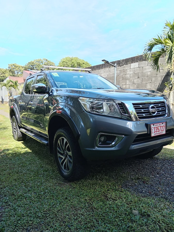Rear right side view of 2016 Nissan Frontier XE 4X4 MT